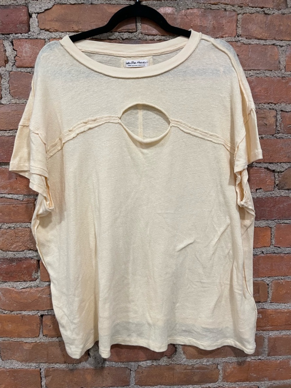 We The Free Pale Yellow Keyhole Front Tee | Size Large | EUC